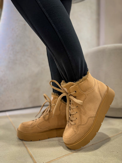 Bota Tênis Feminina Apelegada Internamente