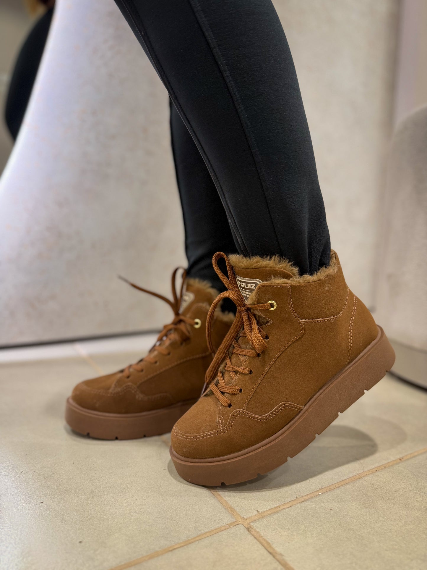 Bota Tênis Feminina Apelegada Internamente